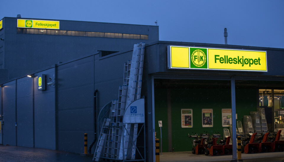 Bondesamvirket Felleskjøpet Agri har rundt 100 butikker rettet mot bønder og forbrukere i Norge og har i overkant av 4.000 ansatte.