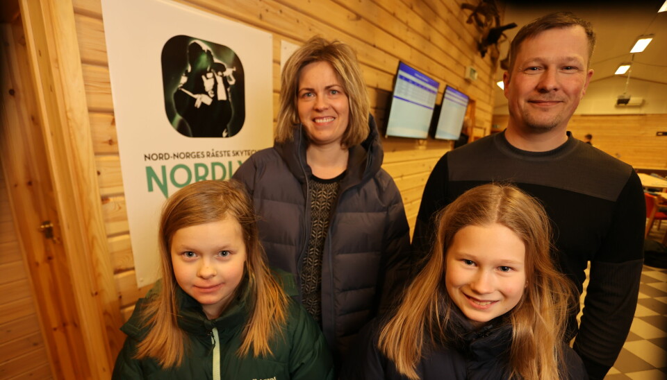 Familien Solvang Jensen har ei travel uke med skyting for så vel Otelie på 8 og Randi (t.h.) på 10, samt mamma Kristin Solvang og pappa Jack Jensen.
