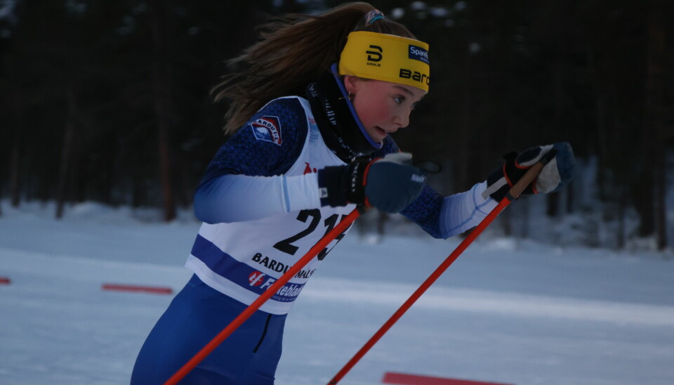 Jonette Celia Evensen fra Bardu IL vant 17-årsklassen både i KM skate lørdag og i kretsrennet i klassisk stil på Skjervøy i helga.